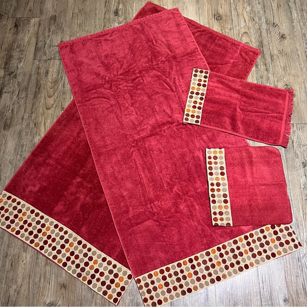 Vintage The Avanti Look Collection Red Bath Towel Set Polka Dot Embroidered Band